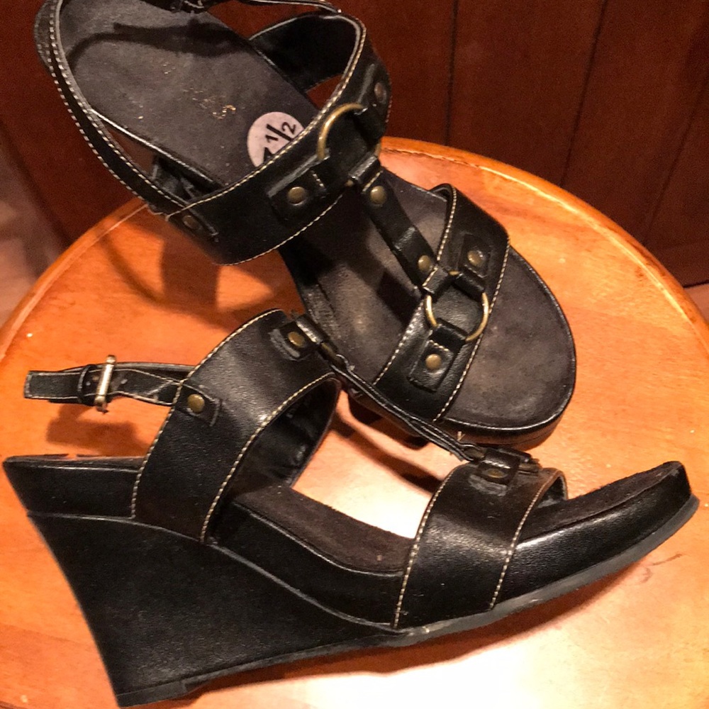Wedge sandals